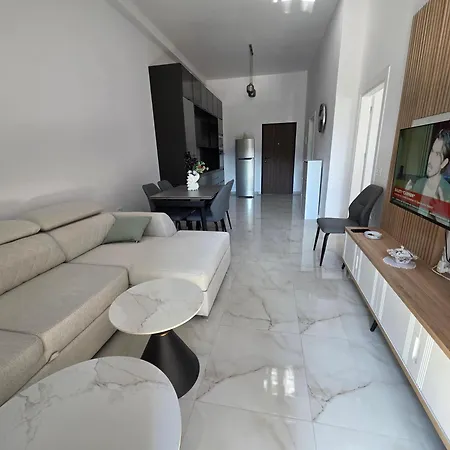 Roan Appartement Vlorë